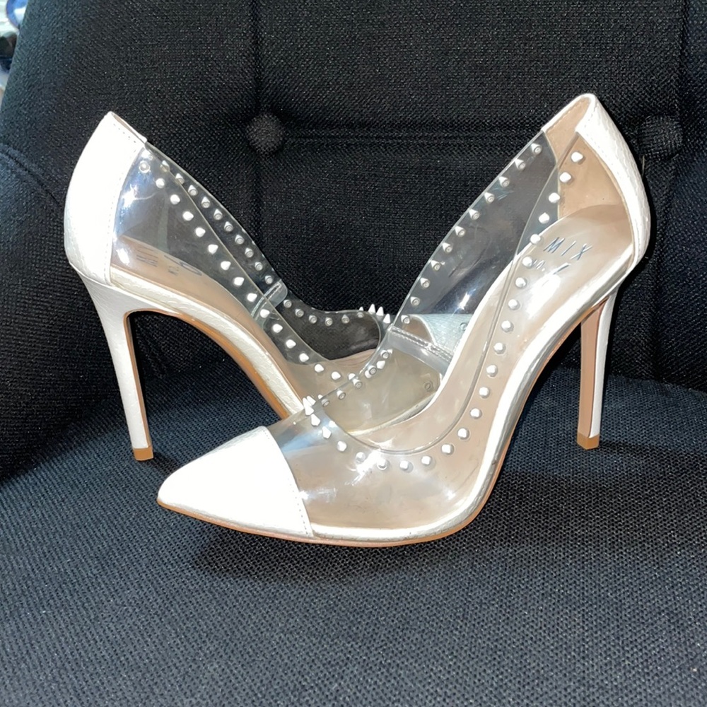 Going through my closet and need to sell my shoes
